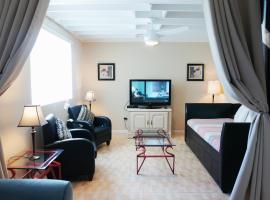 Castle L1 Double-Loft Condo with Beach Access, Pool, Tennis and Free Parking!，位于迈阿密海滩的酒店