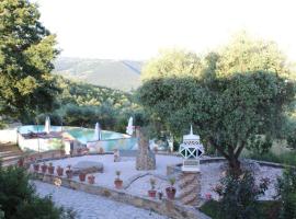 LE PIETRE PARLANTI RESORT & WINERY，位于Montegabbione的度假村