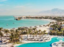 Hilton Ras Al Khaimah Beach Resort，位于拉斯阿尔卡麦拉斯海马酋长国海事城附近的酒店