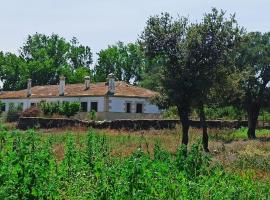 Casa Rural Finca San Bernardo 3 estrellas，位于Montehermoso的度假短租房