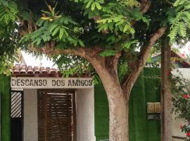 Hostel Descanso dos Amigos Reserve Quarto Completo，位于普拉杜的青旅