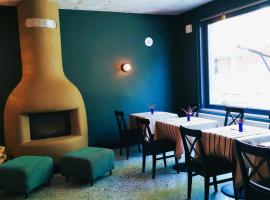 Pin Boutique Hotel，位于Pietroşiţa的酒店