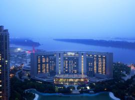 南京世茂滨江希尔顿酒店，位于南京南京市龙江体育馆附近的酒店