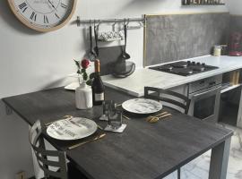 Logement studio，位于Quintin的酒店