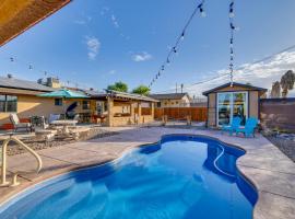 Lake Havasu Vacation Home Private Pool and Hot Tub!，位于哈瓦苏湖城的酒店