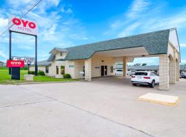 OYO Hotel Three Rivers TX US-281，位于Three Rivers的酒店