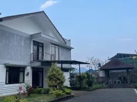 Green Hill Resort Kemuning
