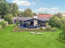 Gorgeous Home In Fejø With Wifi