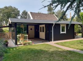 De Groninger Zeeuw by Droomvilla，位于贝灵沃尔德的酒店