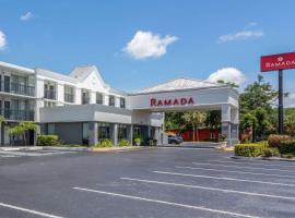 Ramada by Wyndham Altamonte Springs Near I-4，位于奥兰多的酒店