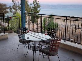 מול הכנרת Over looking the Sea of Galilee，位于ChorazimMt of Beatitudes附近的酒店