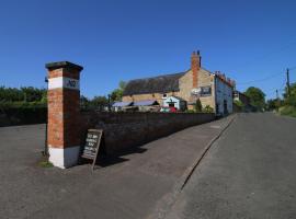 The White Lion at Wicken，位于米尔顿凯恩斯的酒店