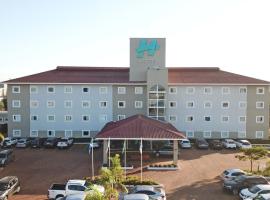 H+ Hotel，位于多拉杜斯的酒店
