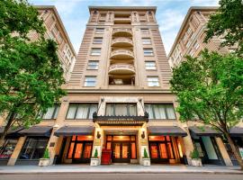 Embassy Suites by Hilton Portland Downtown，位于波特兰的酒店