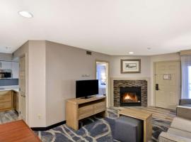 Homewood Suites by Hilton Windsor Locks Hartford，位于布拉德利国际机场 - BDL附近的酒店
