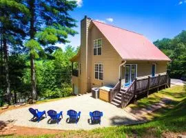 Smokies Hill Top Cabin Mountain Views 2 miles to Town Pet Friendly