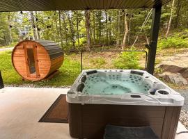 New Family Cottage Tremblant-4 Bdrs W Hot Tub，位于La Conception的度假短租房