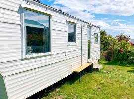 4 person holiday home in SÖLVESBORG-By Traum，位于瑟尔沃斯堡的酒店