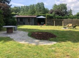 Tiny House Close to Brussels South Charleroi Airport，位于Courcelles的小屋