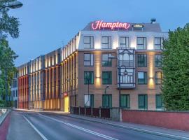 Hampton by Hilton Oswiecim，位于奥斯威辛的酒店