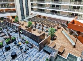 Embassy Suites by Hilton Minneapolis Airport，位于布卢明顿的酒店