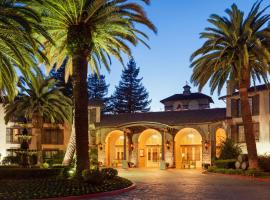 Embassy Suites by Hilton Napa Valley，位于纳帕Napa Factory Stores附近的酒店