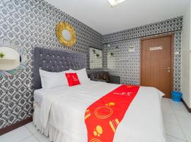 RedLiving Apartemen Cinere Resort - Gold Room，位于Gandul的度假短租房