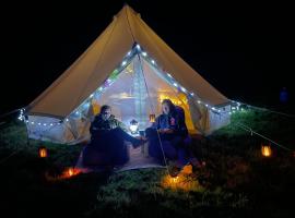 West Holme Glamping，位于威尔汉姆的豪华帐篷