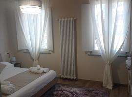 Monolocale Lucca PellegriniLittleHouse，位于卢卡的别墅