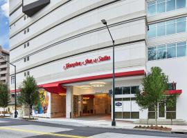 Hampton Inn & Suites Atlanta-Midtown, Ga，位于亚特兰大伍德拉夫艺术中心附近的酒店