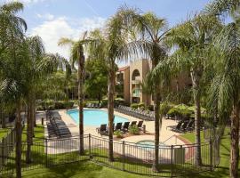 Embassy Suites by Hilton Phoenix Tempe，位于坦培的酒店