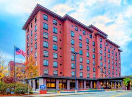 匹兹堡市区希尔顿恒庭旅馆&套房酒店，位于匹兹堡杜肯大学附近的酒店
