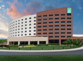 Embassy Suites by Hilton Loveland Conference Center & Spa，位于柯林斯堡拉夫兰市机场 - FNL附近的酒店