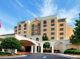 Embassy Suites by Hilton Greensboro Airport，位于格林斯伯勒皮德蒙特三角区机场 - GSO附近的酒店