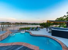 Lakefront Home Insane Views - Pool Spa Gameroom