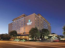 查尔斯顿合博套房酒店，位于查尔斯顿Charleston Town Center Mall附近的酒店