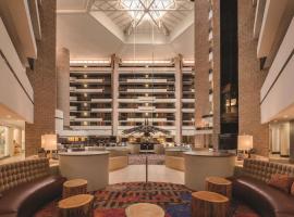 Embassy Suites by Hilton Orlando International Drive ICON Park，位于奥兰多的希尔顿酒店