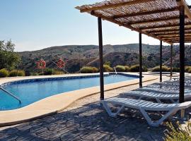 Casas Rurales Cortijo Leontino，位于塔韦尔诺的酒店