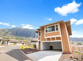 Brand new home in the valley 5 min from beach M858，位于Waianae的酒店