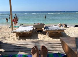 Villa Penyu Gili Trawangan，位于吉利特拉旺安的带按摩浴缸的酒店