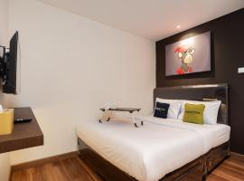 Urbanview Hotel Groovy Inn Tangerang，位于Buaran的酒店
