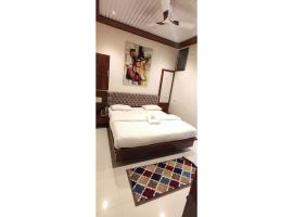 Dandeli Holiday Inn lodge, Dandeli，位于丹德利的酒店