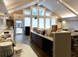 费尔法克斯梅里菲尔德原住客栈，位于梅里菲尔德的酒店