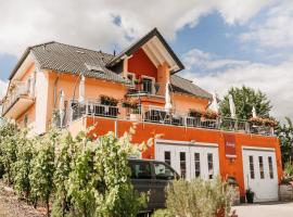 Wein- und Gästehaus Schwaab&Sohn，位于Erden的旅馆