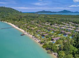 Barcelo Coconut Island, Phuket，位于普吉镇拉加欣码头附近的酒店