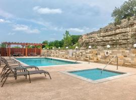 Baymont Inn & Suites by Wyndham Glen Rose，位于格伦罗斯的酒店