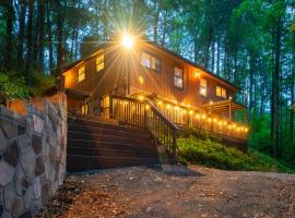 The Eagle's Nest Mountain Cabin Gatlinburg，位于加特林堡的酒店