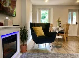 Picturesque Riverview Cottage Pettigo