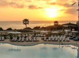 Cape Rey Carlsbad Beach, A Hilton Resort & Spa，位于卡尔斯巴德的酒店