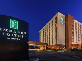 Embassy Suites by Hilton Dallas Market Center，位于达拉斯德克萨斯大学西南医学中心附近的酒店